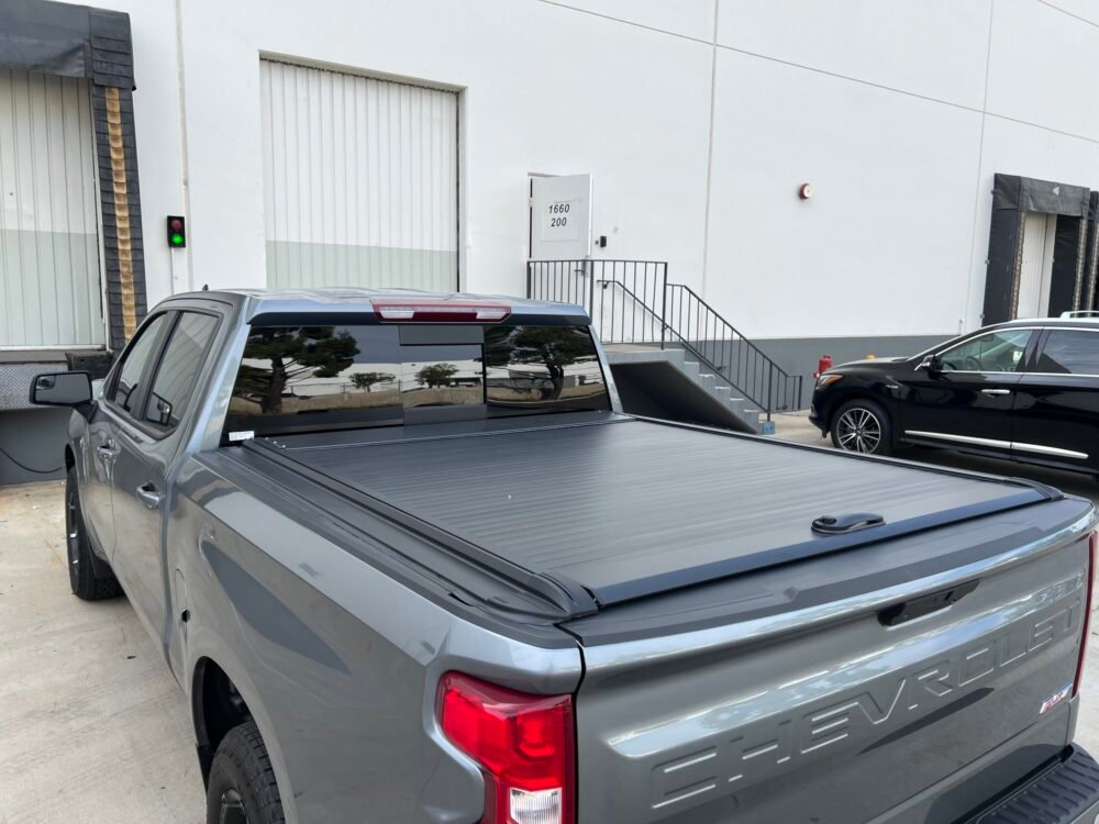 Chevrolet Silverado 5.8ft Retractable Cover