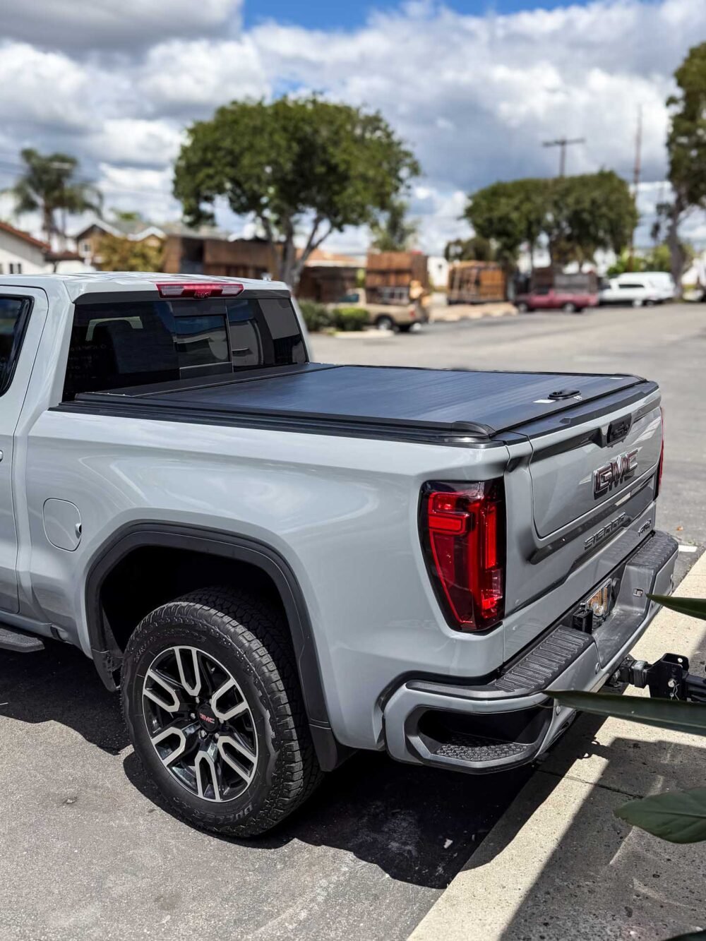 2025 GMC Sierra Retractable Cover