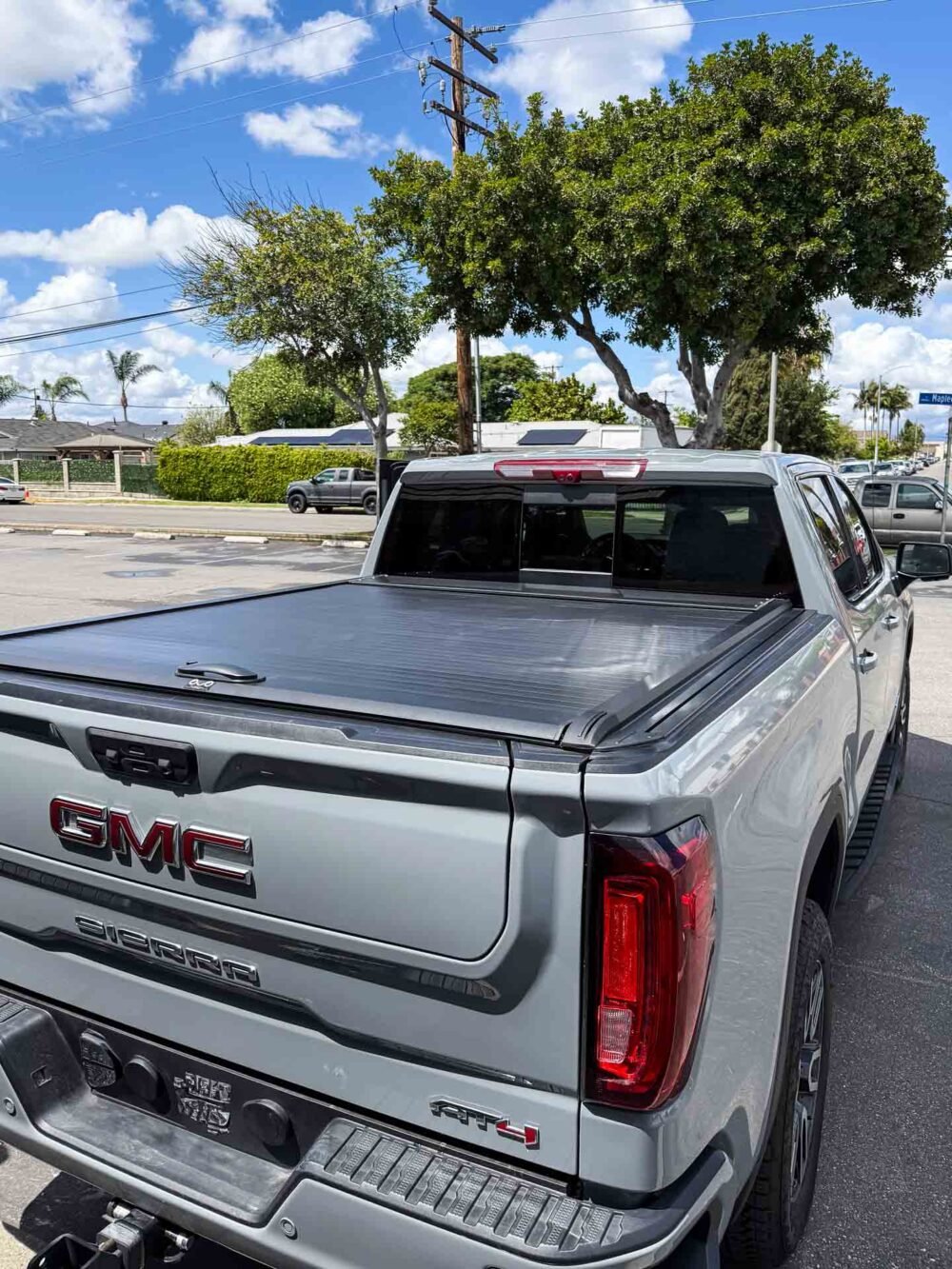 2025 GMC Sierra Retractable Cover