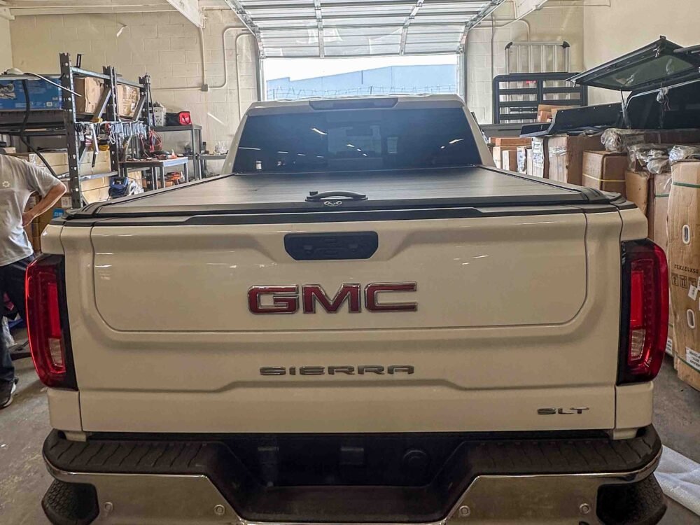 GMC Sierra 6.9ft Manual Retractable Cover-3497