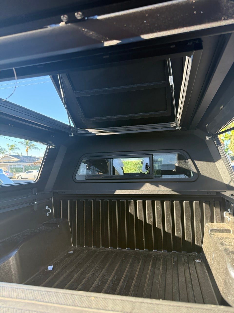 2016 - 2023 Tacoma 5ft Short Bed Camper Shell