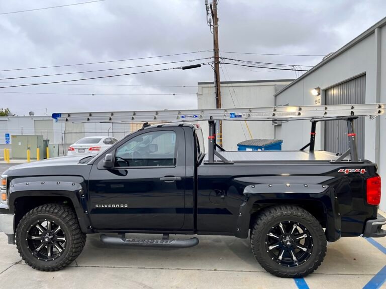 Silverado 6.5ft Retractable Bed Cover And Rack Set