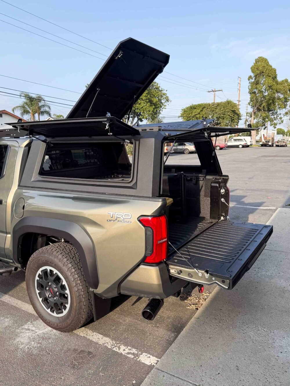 Tacoma 5ft Camper Shell All Windows And Roof Open