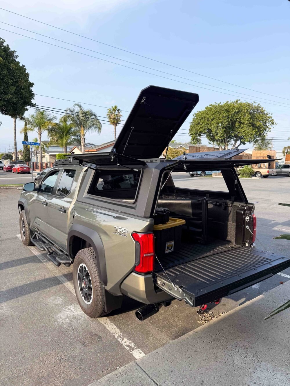 Tacoma 5ft Camper Shell All Windows And Roof Open