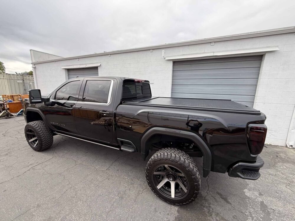 GMC Denali HD Short Bed Power Retractable Cover