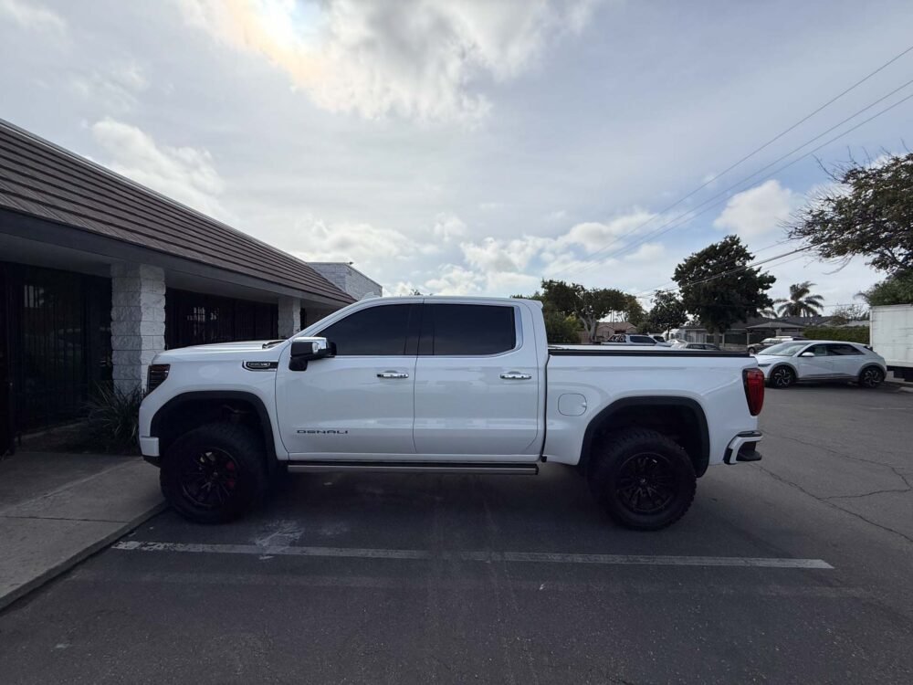 GMC Denali Short Bed Power Retractable Cover