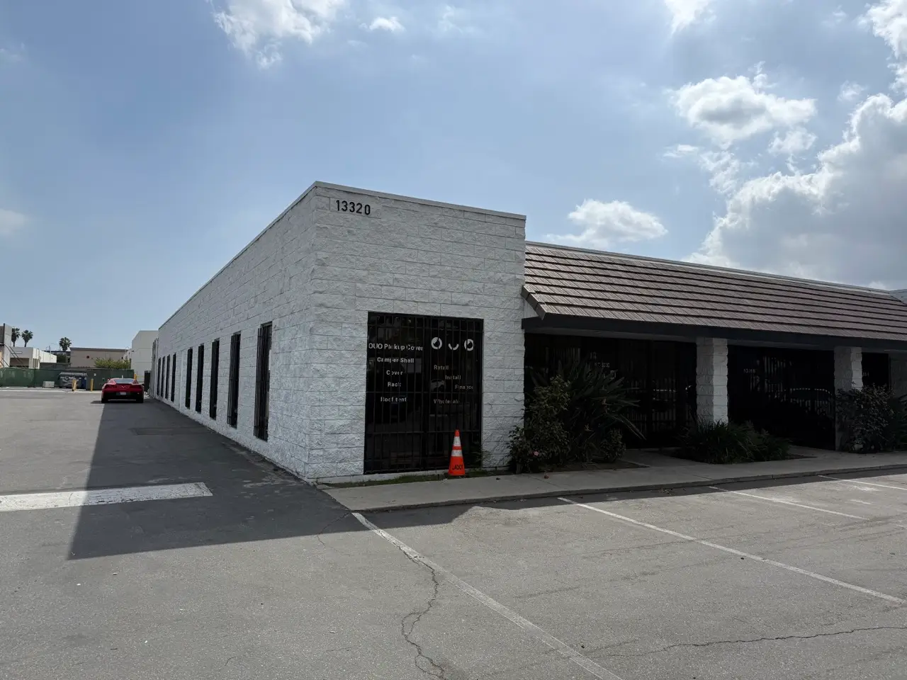 OuO Pickup Cover Store in Norwalk, CA