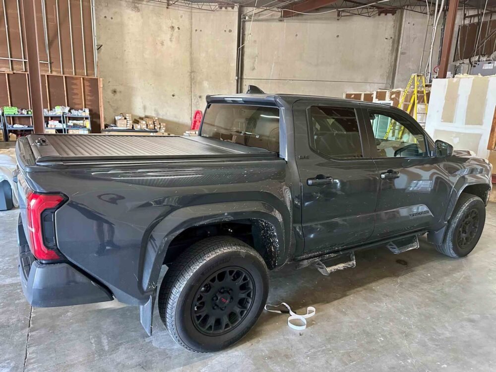 2024-25 - Toyota Tacoma 5ft Retractable Cover