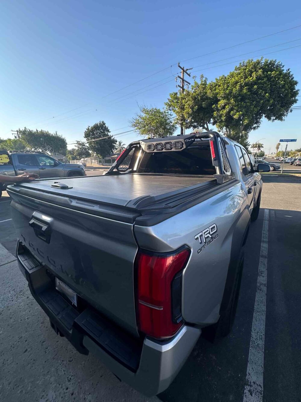 2024-25 - Toyota Tacoma 5ft Retractable Cover