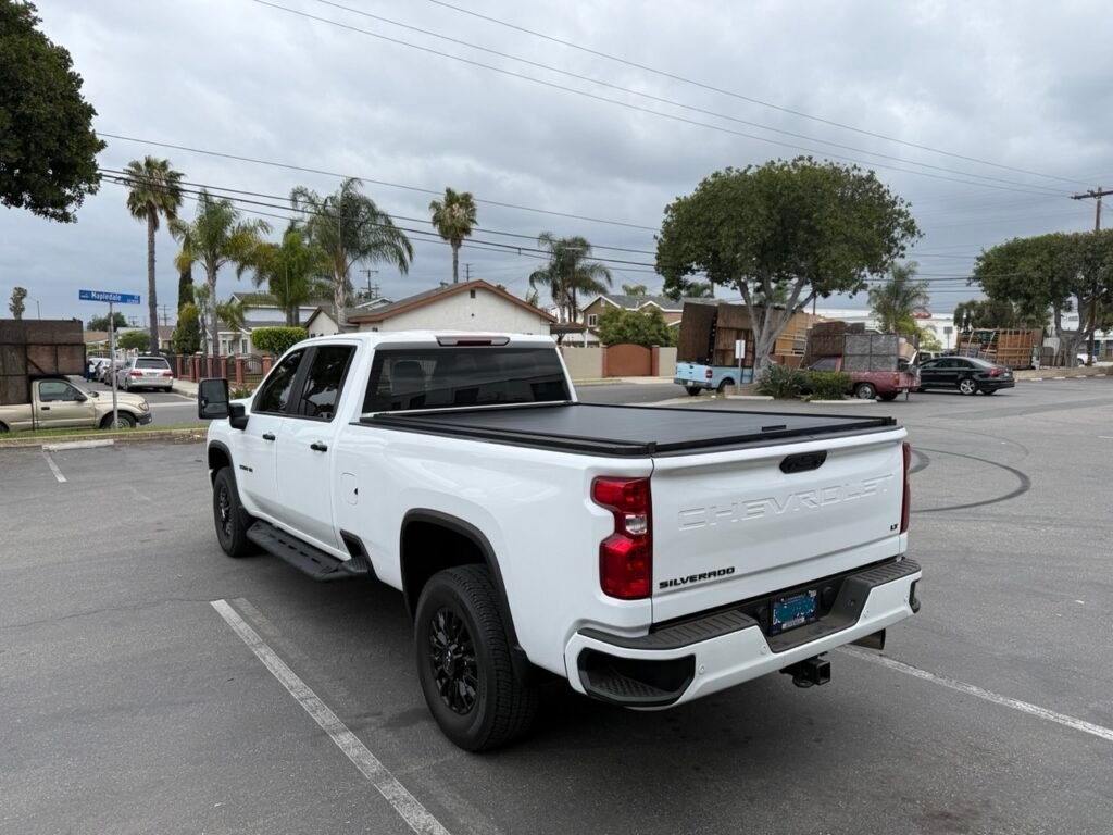 Chevrolet Silverado 3500 HD 8ft Cover