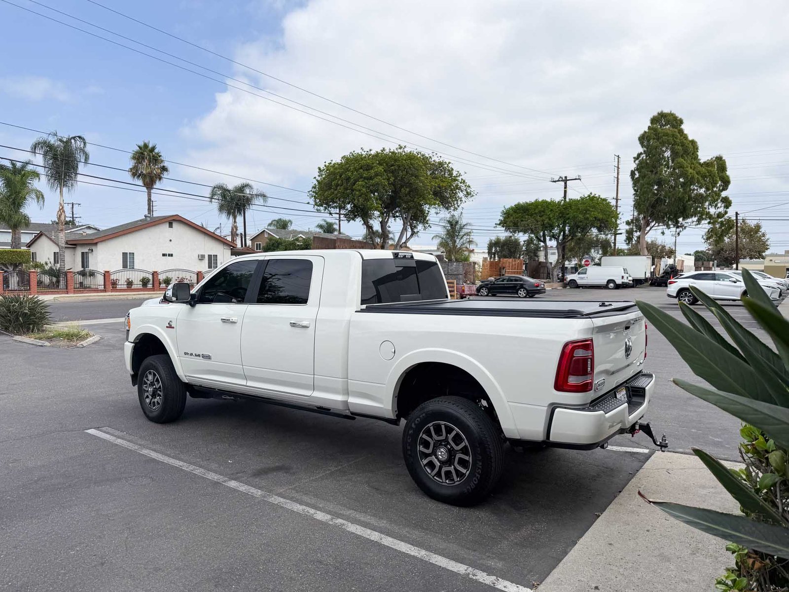 Ram 2500 3500 6.4ft Retractable Bed Cover