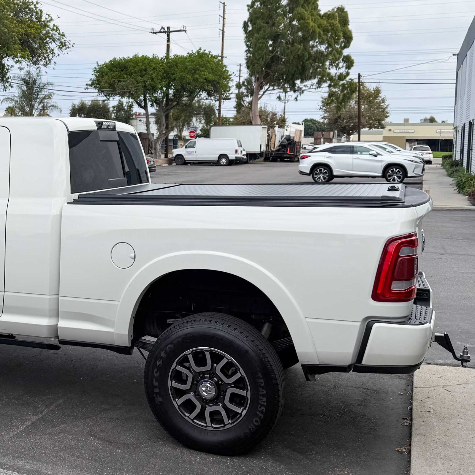 Ram 3500 6.4ft Retractable Bed Cover-4556