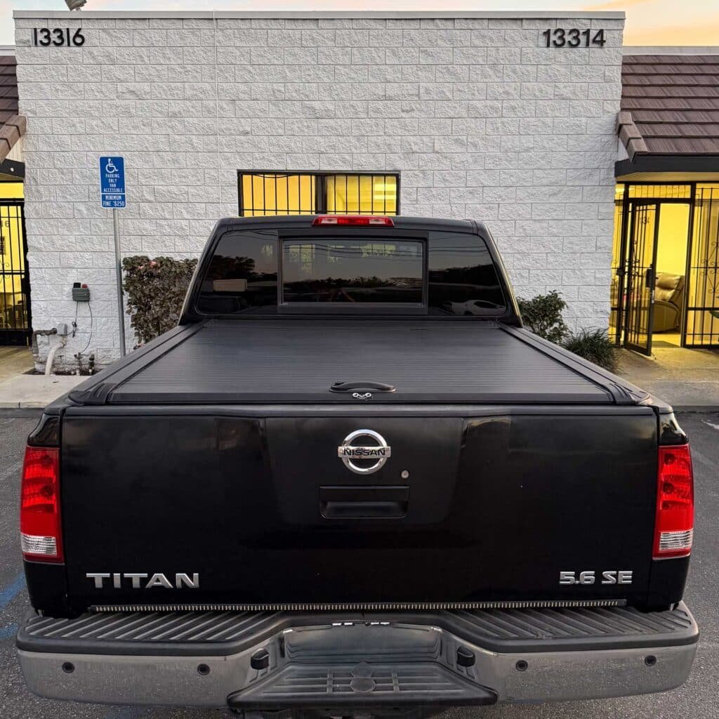 Nissan titan 5.5ft truck bed cover