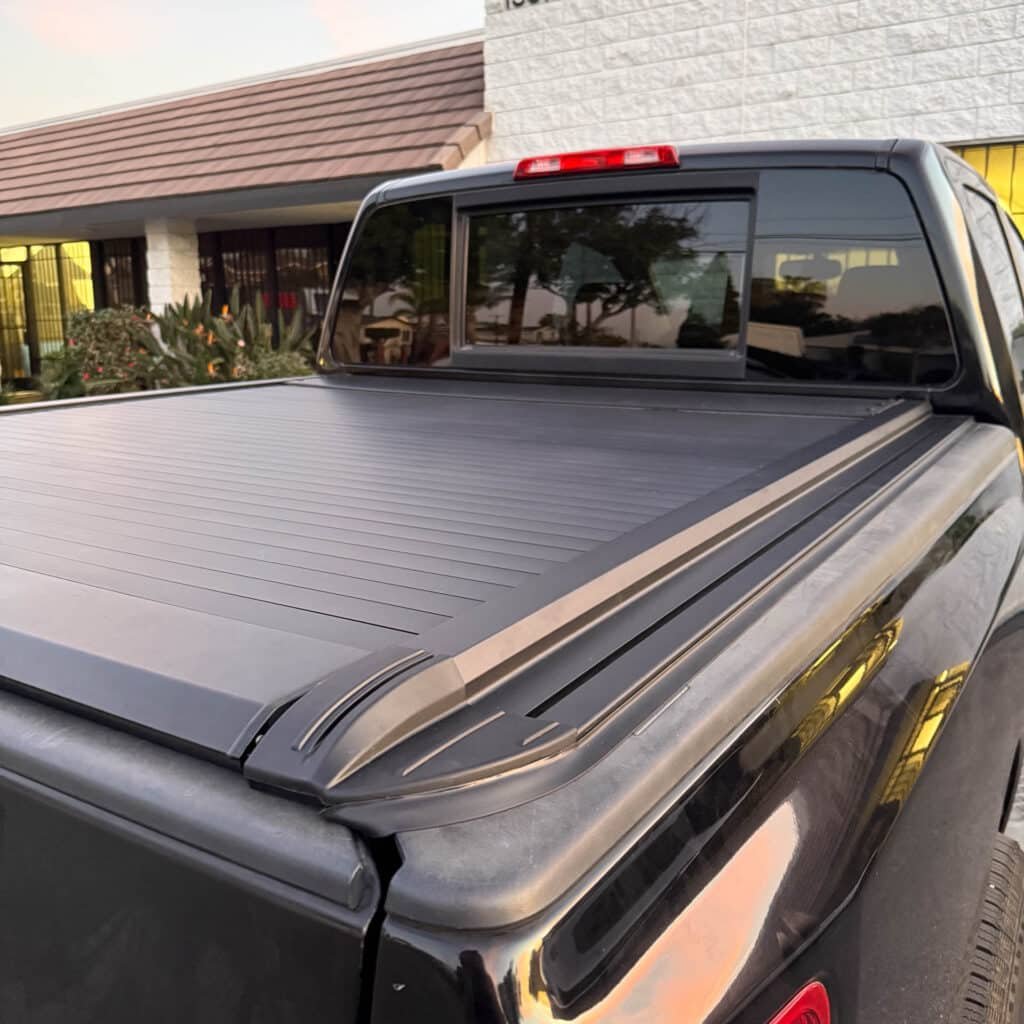 Nissan titan 5.5ft truck bed cover