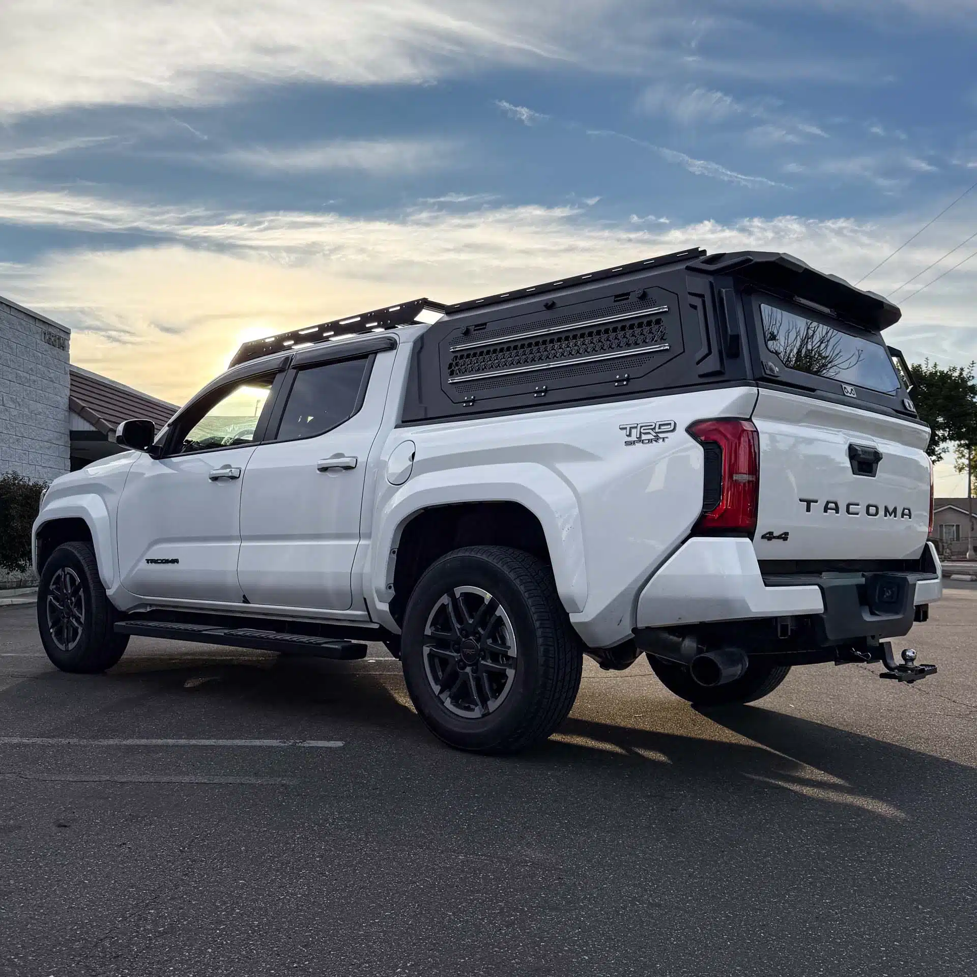 24+ Tacoma 5ft OuO Camper Shell V2